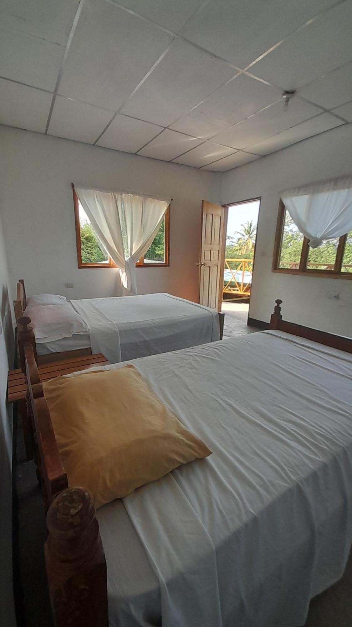Bananas Guest House Private Room Altagracia Kamer foto