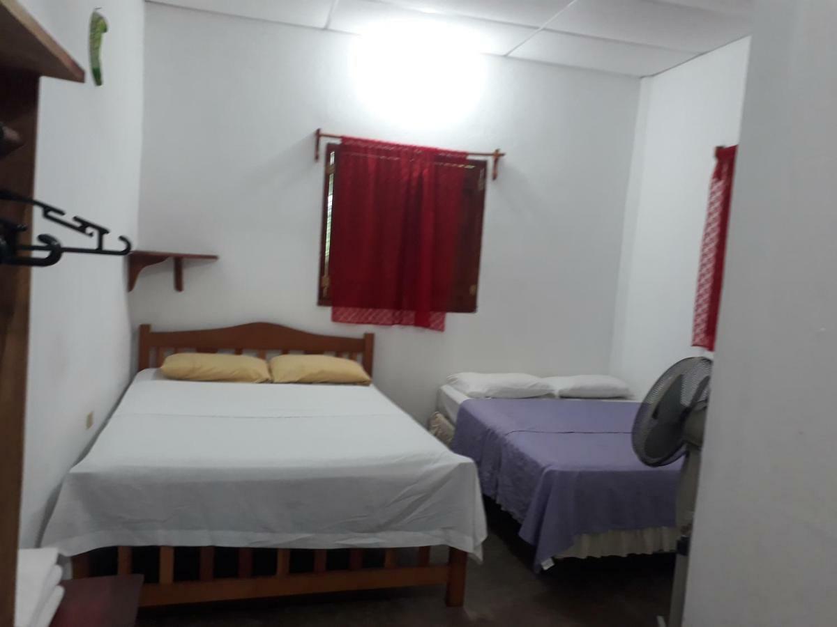 Bananas Guest House Private Room Altagracia Buitenkant foto