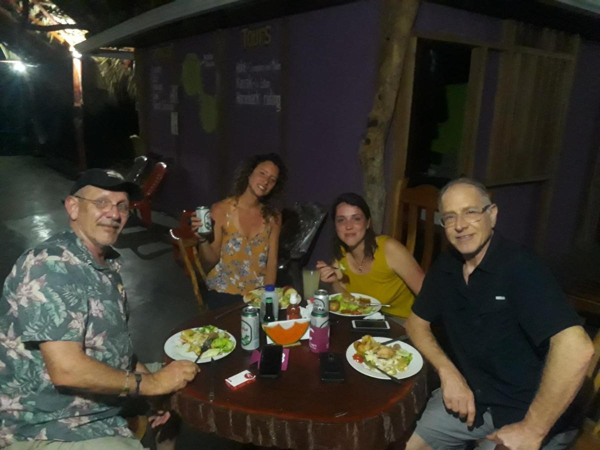 Bananas Guest House Private Room Altagracia Buitenkant foto